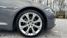 Jaguar XJ 3.0d V6 Portfolio 4dr Auto Diesel Saloon